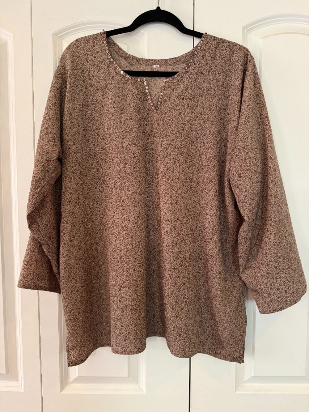 Jeweled Neckline Floral Top | Mocha/Dusty Rose | Size XXL (fits more like XL)